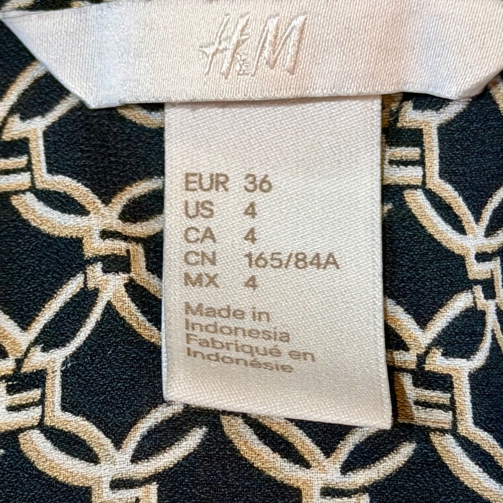 H&M Black and White Geometric Blouse - Picture 2 of 8